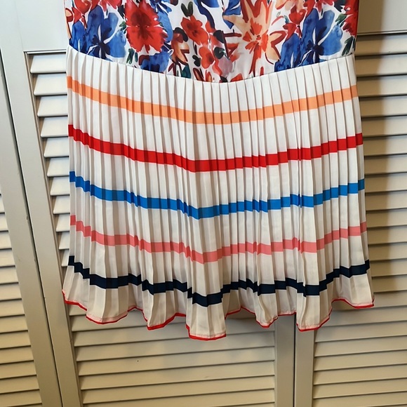 NWOT floral pleated midi - Picture 3 of 4